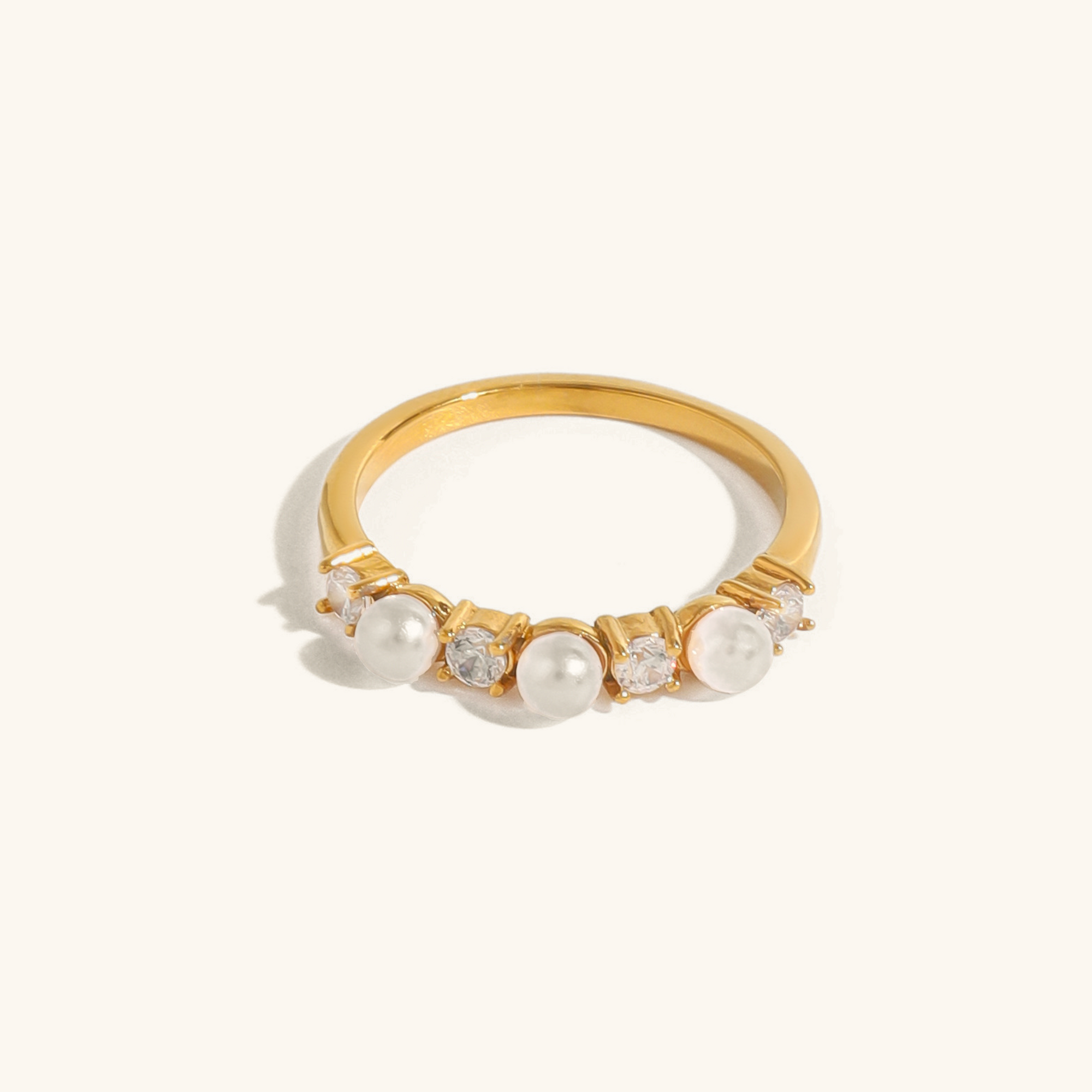 Gold Ring with Diamond and Freshwater Pearls – Holwice