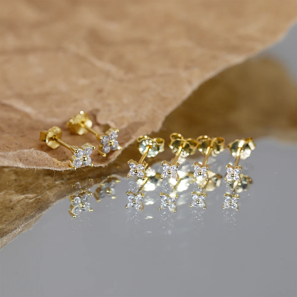 Flower  Hypoallergenic and Lightweight Stud Earrings - Clemence