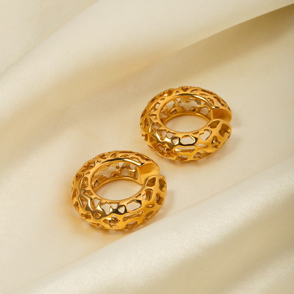 Hollow C-Shaped Earclip Earrings in Gold – Vashti
