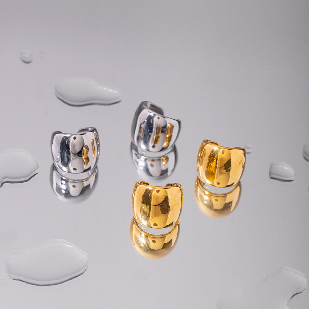 Simple Smooth Piercing-free Ear Cuff  - Dryden